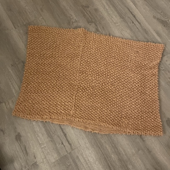 Urban Outfitters Mauve Chunky cozy infinity scarf - Picture 5 of 5